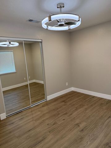 1008 Rogers St, West Sacramento, CA 95605