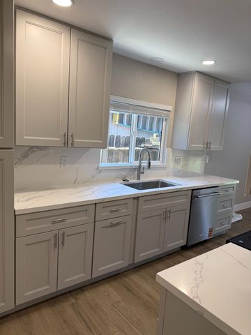 1008 Rogers St, West Sacramento, CA 95605