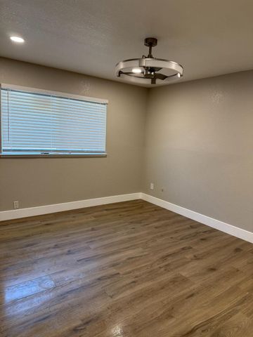 1008 Rogers St, West Sacramento, CA 95605