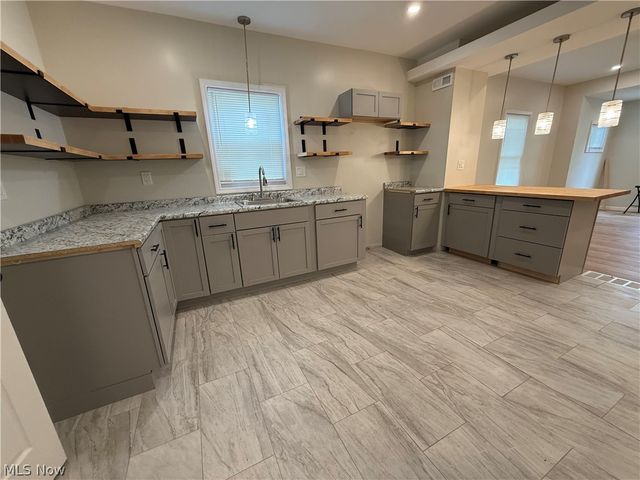1504 Manhattan Avenue, Youngstown, OH 44509
