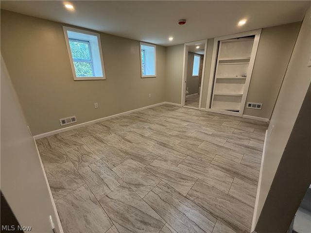 1504 Manhattan Avenue, Youngstown, OH 44509