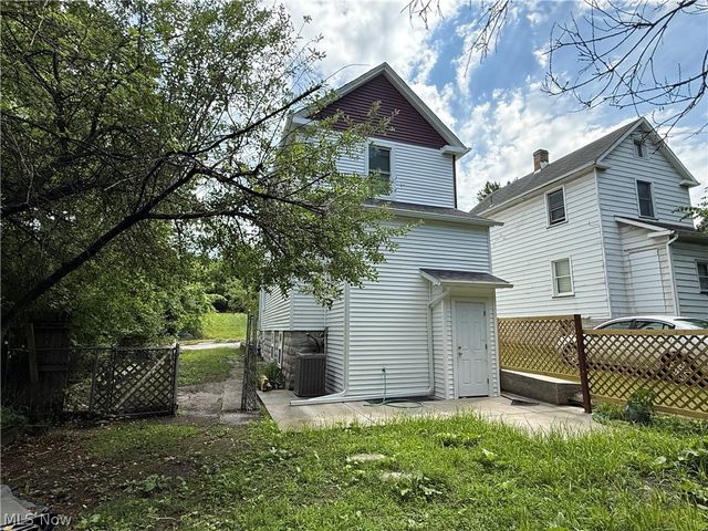 1504 Manhattan Avenue, Youngstown, OH 44509