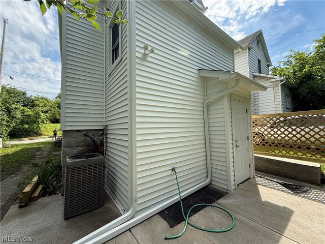 1504 Manhattan Avenue, Youngstown, OH 44509