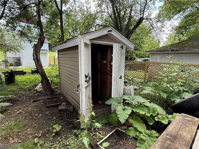 1504 Manhattan Avenue, Youngstown, OH 44509