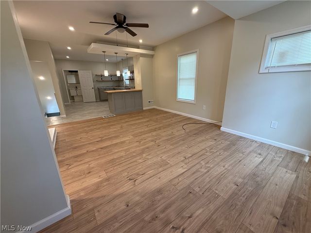 1504 Manhattan Avenue, Youngstown, OH 44509