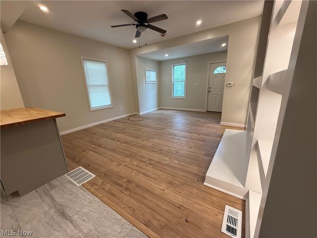 1504 Manhattan Avenue, Youngstown, OH 44509