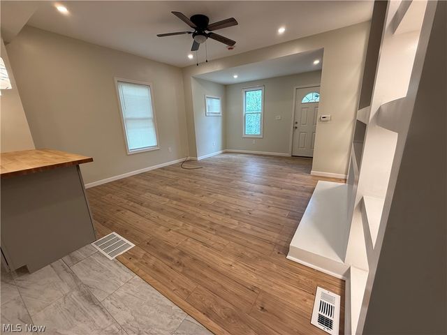 1504 Manhattan Avenue, Youngstown, OH 44509