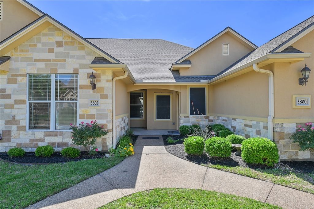 3802 Blackhawk Lane, College Station, TX 77845