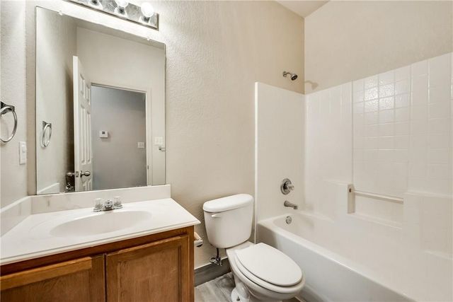 952 Bentwood Trail, Grand Prairie, TX 75052