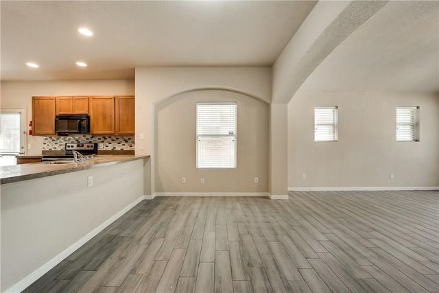 952 Bentwood Trail, Grand Prairie, TX 75052