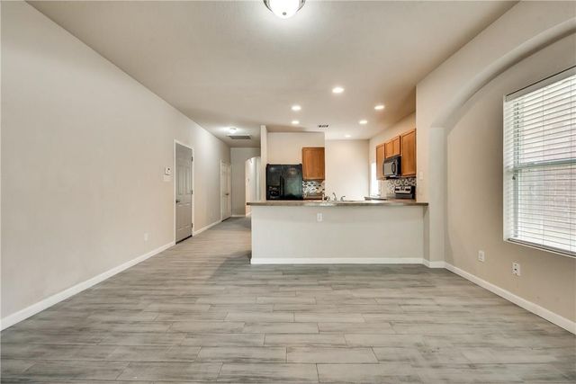 952 Bentwood Trail, Grand Prairie, TX 75052