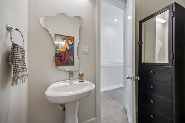 5209 Allen Street B, Houston, TX 77007