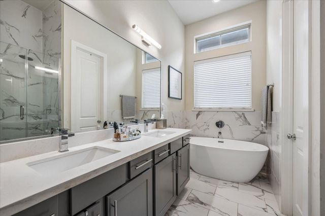 5209 Allen Street B, Houston, TX 77007