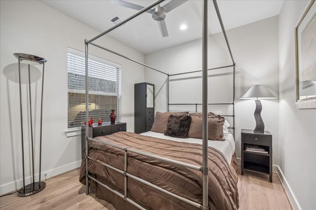 5209 Allen Street B, Houston, TX 77007