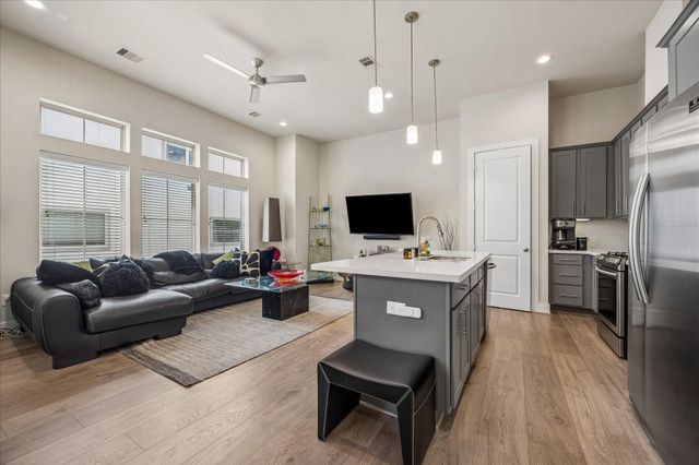 5209 Allen Street B, Houston, TX 77007