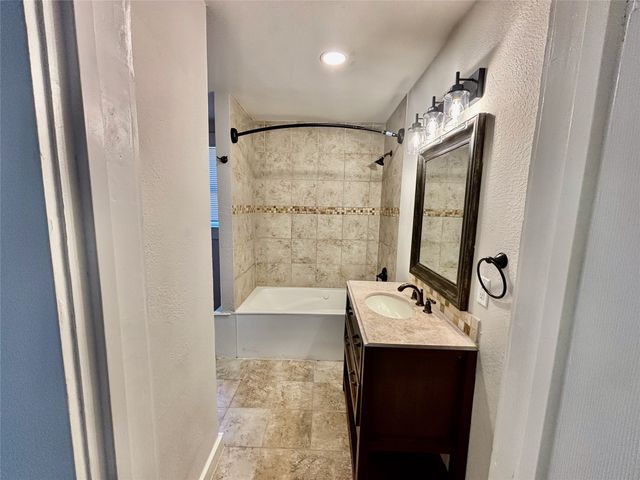 1910 N Carroll Avenue, Dallas, TX 75204