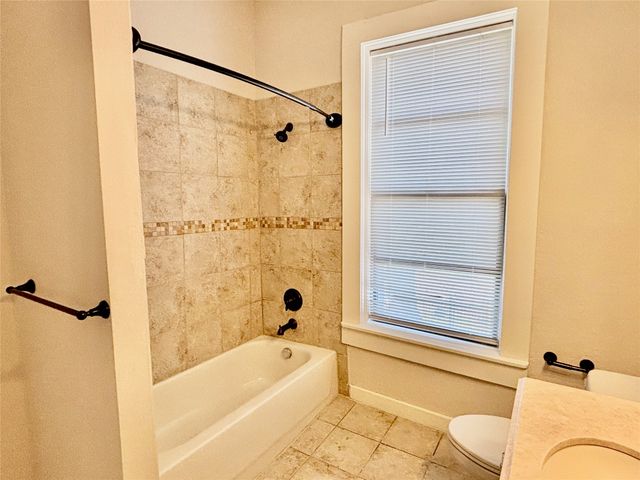 1910 N Carroll Avenue, Dallas, TX 75204