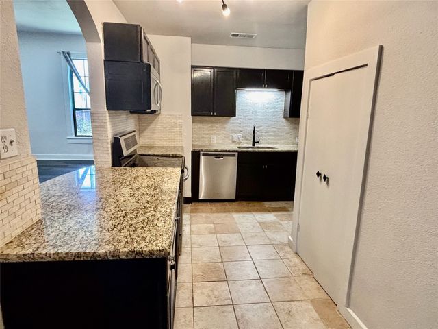 1910 N Carroll Avenue, Dallas, TX 75204
