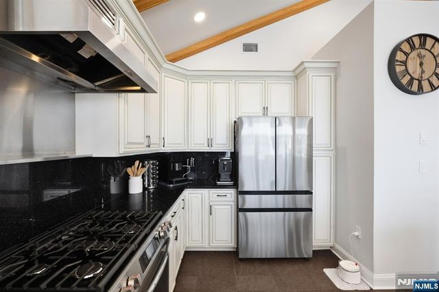 18 Lydia Drive, Guttenberg, NJ 07093