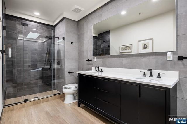 18 Lydia Drive, Guttenberg, NJ 07093