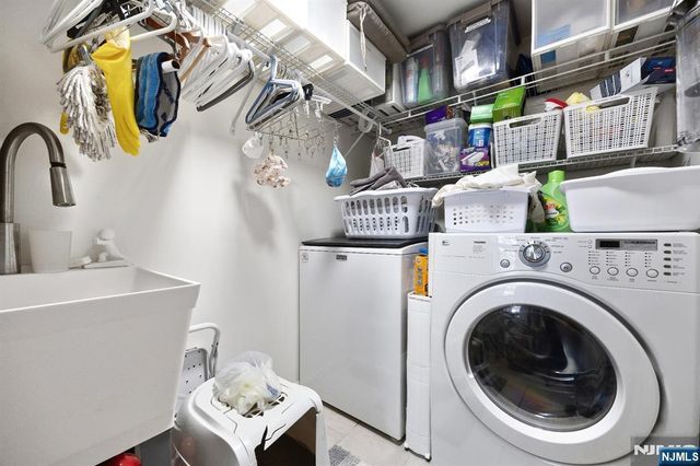 18 Lydia Drive, Guttenberg, NJ 07093