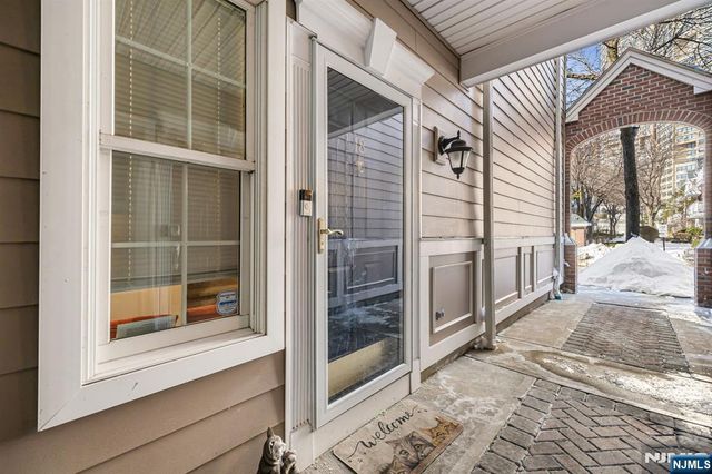 18 Lydia Drive, Guttenberg, NJ 07093