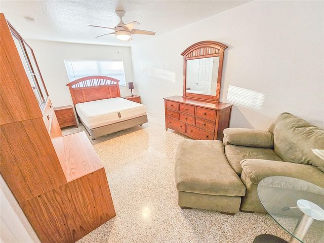 5608 18TH AVENUE S, Gulfport, FL 33707