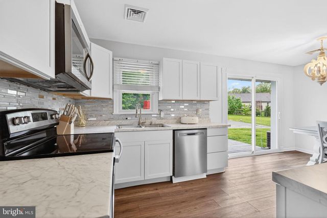 12 WHITE BIRCH AVENUE, Mechanicsburg, PA 17050