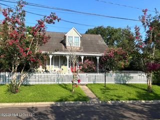 204 Arlington Avenue, Natchez, MS 39120