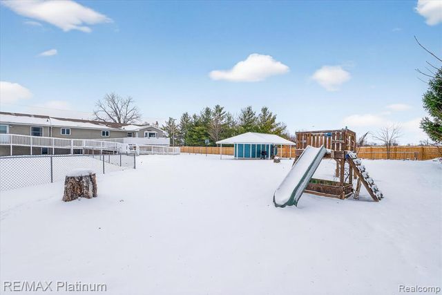 3965 Parsons Road, Howell, MI 48855