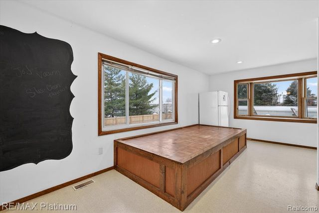 3965 Parsons Road, Howell, MI 48855