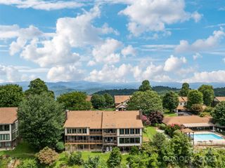 1401 Fleetwood Plaza 1, Hendersonville, NC 28739