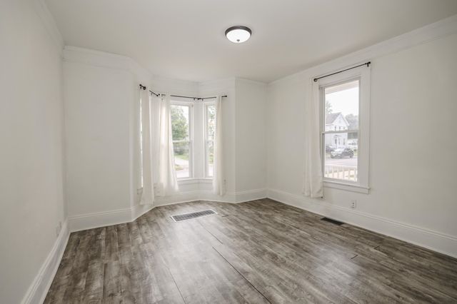 18 Maple Street, Dover, NH 03820