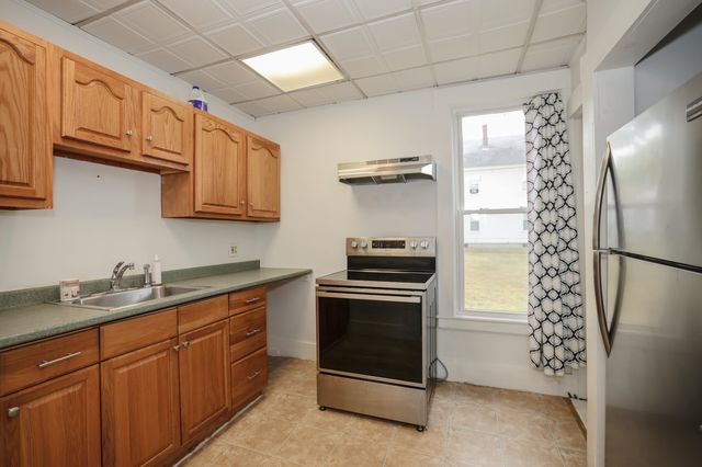 18 Maple Street, Dover, NH 03820