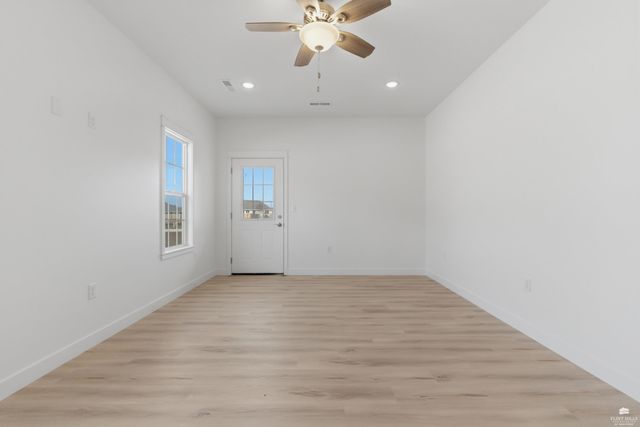 9877 Weeping Willow Dr., Manhattan, KS 66502