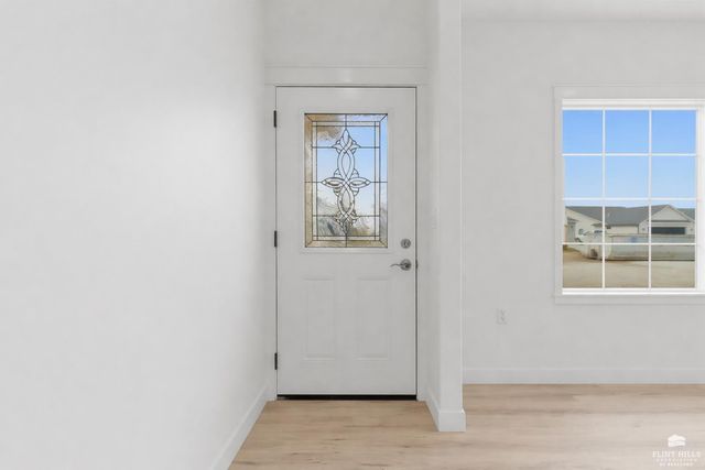 9877 Weeping Willow Dr., Manhattan, KS 66502