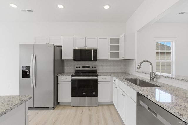 9877 Weeping Willow Dr., Manhattan, KS 66502