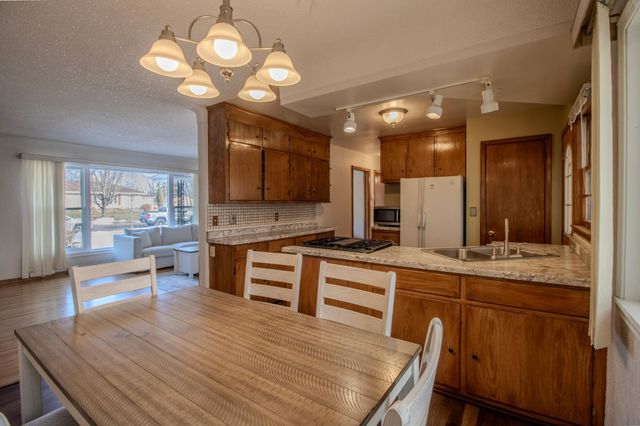 2187 Burr Street N, Maplewood, MN 55117