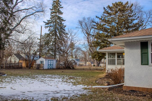 2187 Burr Street N, Maplewood, MN 55117