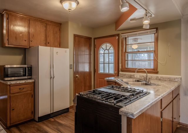 2187 Burr Street N, Maplewood, MN 55117