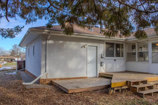 2187 Burr Street N, Maplewood, MN 55117
