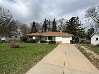 2187 Burr Street N, Maplewood, MN 55117