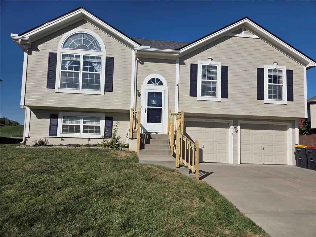 1812 Lauren Lane, Kearney, MO 64060