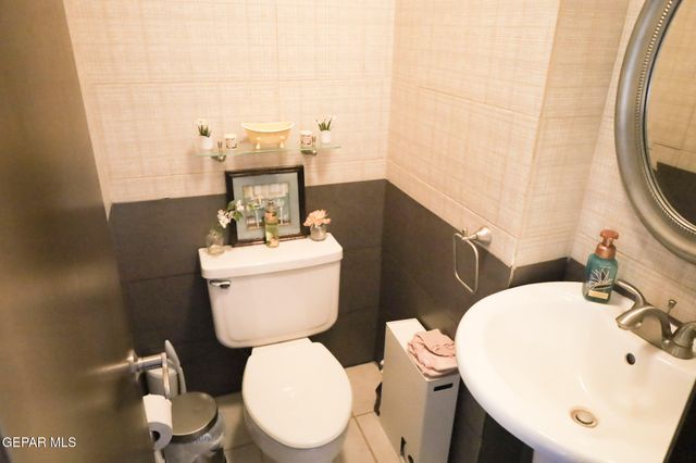 614 BLUFF CANYON Circle, El Paso, TX 79912