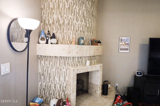 614 BLUFF CANYON Circle, El Paso, TX 79912