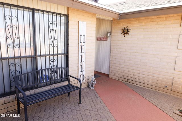 614 BLUFF CANYON Circle, El Paso, TX 79912