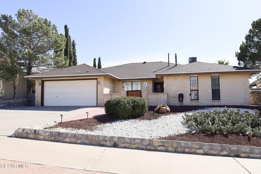 614 BLUFF CANYON Circle, El Paso, TX 79912