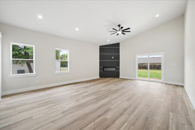 106 W Dogwood Trail, Fate, TX 75087