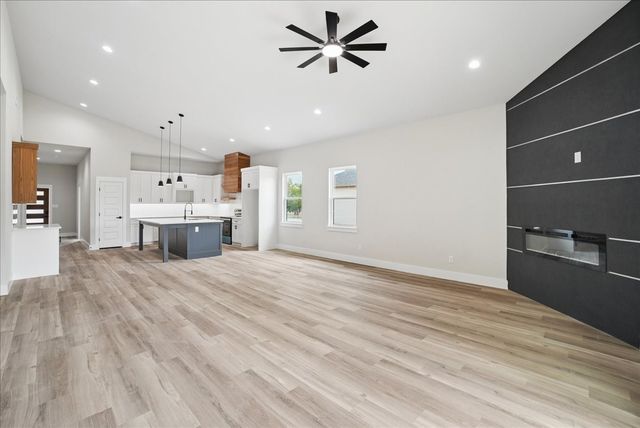106 W Dogwood Trail, Fate, TX 75087