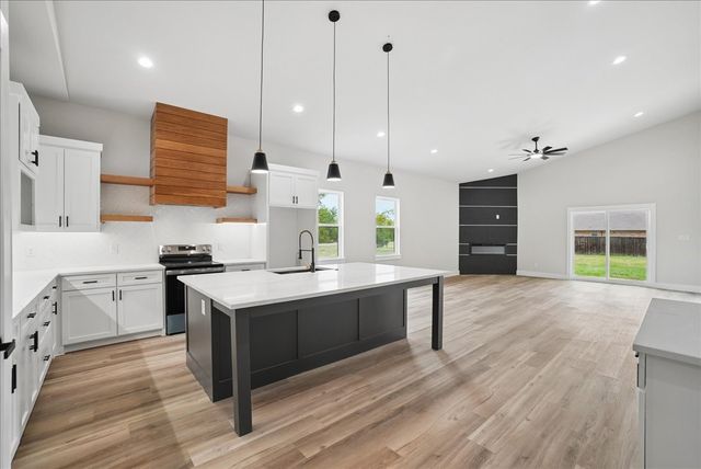 106 W Dogwood Trail, Fate, TX 75087